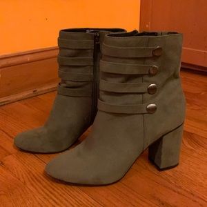 Kenneth Cole Green Suede Boots NWOT